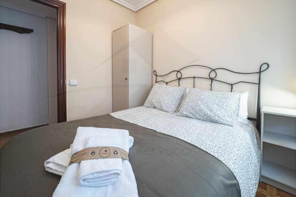El Llar Del Gueelu Apartment Gijon Exterior photo